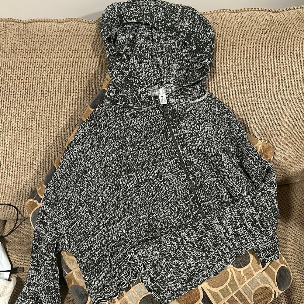 urban outfitters women sweater coat size M
